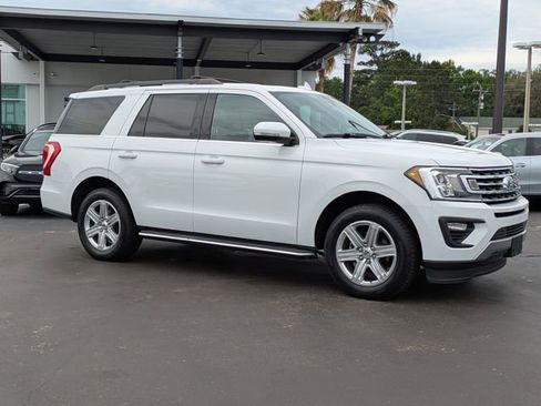 Used 2020 Ford Expedition XLT w/ Equipment Group 202A RWD image 3