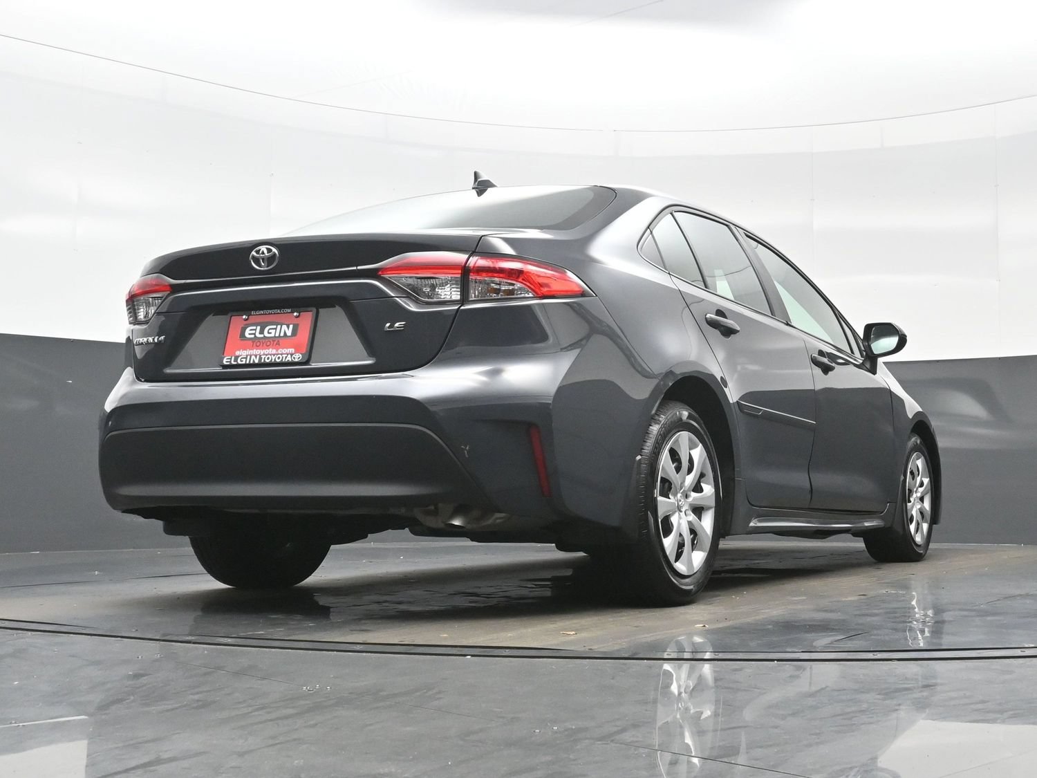 Used 2025 Toyota Corolla LE FWD image 29