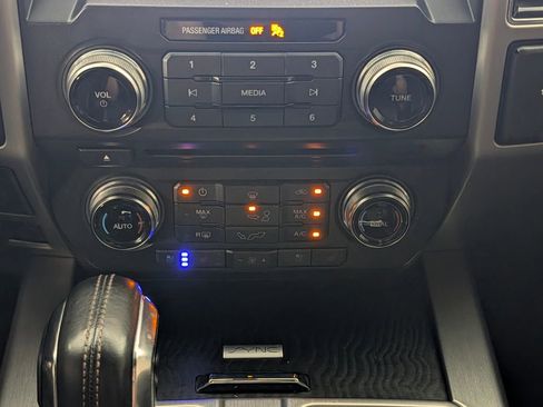 Used 2018 Ford F150 Platinum w/ Equipment Group 701A Luxury RWD image 16