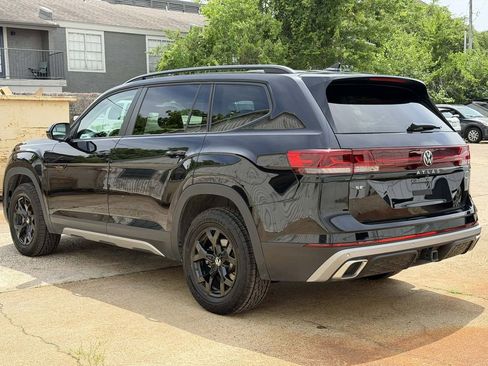 Certified 2025 Volkswagen Atlas Peak Edition SE AWD/4WD image 4