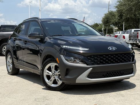 Used 2023 Hyundai Kona SEL w/ Convenience Package FWD image 2