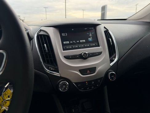 Used 2016 Chevrolet Cruze LS image 17