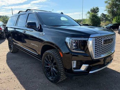 Used 2024 GMC Yukon XL Denali w/ Denali Reserve Package AWD/4WD image 8