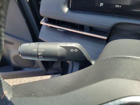 Used 2024 Nissan Ariya FWD image 25