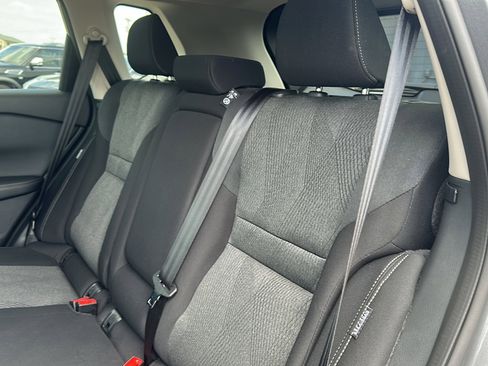 Certified 2025 Nissan Rogue SV image 19