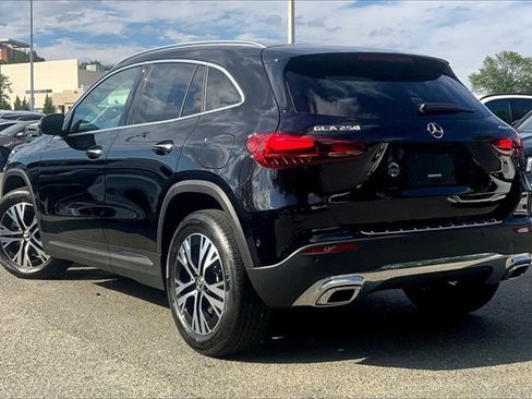 Used 2025 Mercedes-Benz GLA 250 4MATIC image 10