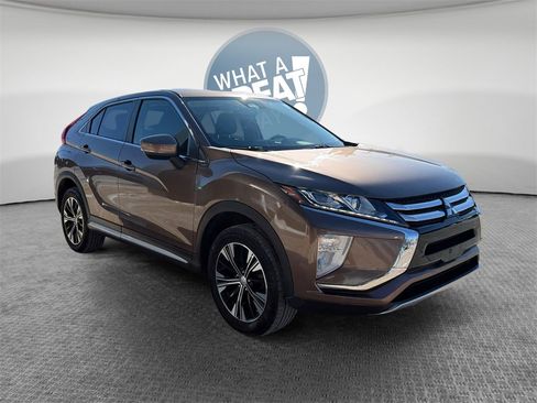 Used 2020 Mitsubishi Eclipse Cross SE image 1