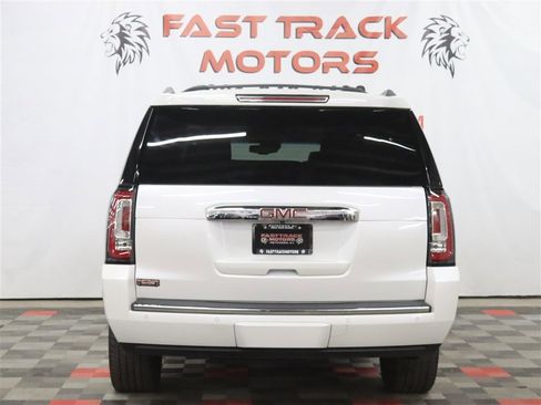 Used 2020 GMC Yukon XL Denali w/ Denali Ultimate Package AWD/4WD image 5