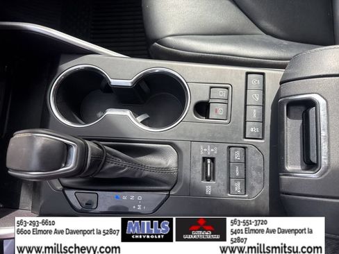 Used 2022 Toyota Highlander XLE AWD/4WD image 19