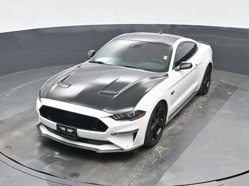 Used 2022 Ford Mustang GT w/ Black Accent Package RWD image 23