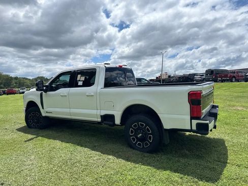 Used 2025 Ford F250 Platinum AWD/4WD image 4
