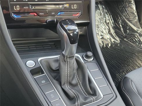 New 2025 Volkswagen Jetta SE image 19