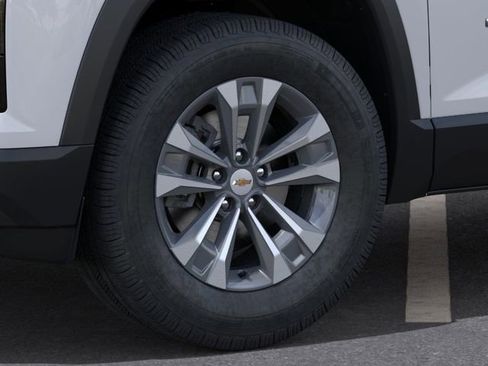 New 2026 Chevrolet Equinox LT w/ Convenience Package II AWD/4WD image 9