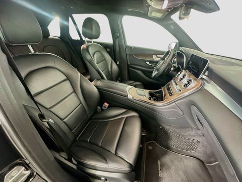Used 2020 Mercedes-Benz GLC 300 4MATIC image 31