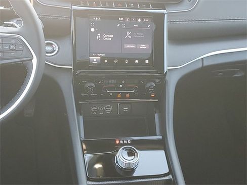 New 2025 Jeep Grand Cherokee L Altitude image 16
