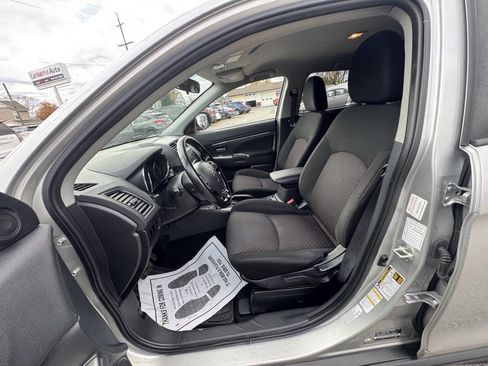 Used 2019 Mitsubishi Outlander Sport SE FWD image 33