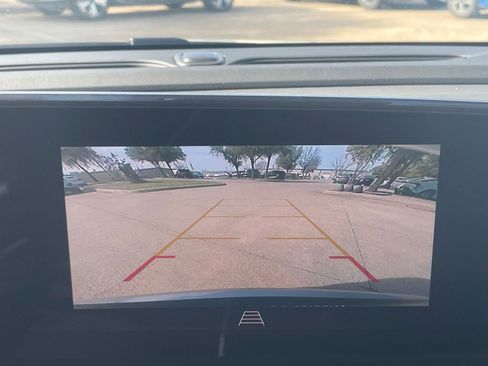 Used 2025 Buick Envista Preferred image 24