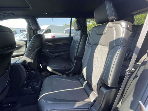 New 2025 Jeep Grand Cherokee L Altitude image 12