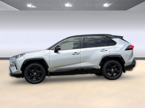 Used 2021 Toyota RAV4 XSE AWD/4WD image 2