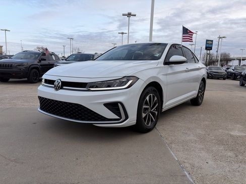 Used 2025 Volkswagen Jetta S image 1