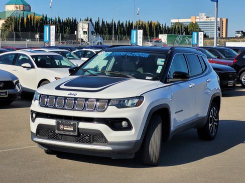 Used 2022 Jeep Compass Limited w/ Mopar Graphics Package image 9