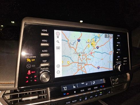 Used 2022 Toyota Sienna XSE image 24