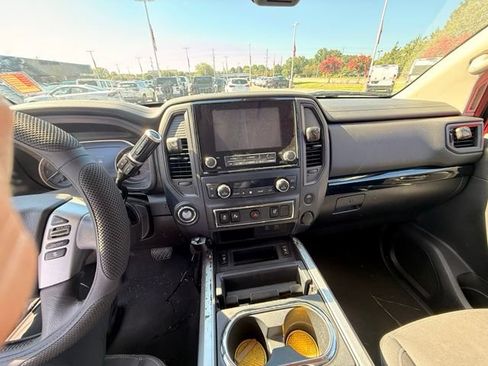 Used 2023 Nissan Titan SV w/ SV Convenience Package RWD image 13