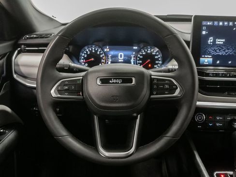 Certified 2025 Jeep Compass Limited AWD/4WD image 13