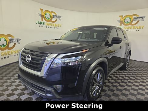 Used 2024 Nissan Pathfinder S image 3