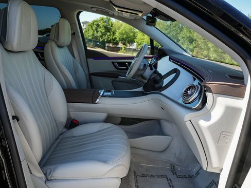 Certified 2023 Mercedes-Benz EQS 580 4MATIC SUV image 17