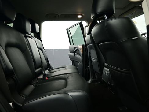 Used 2024 Nissan Armada SL image 32