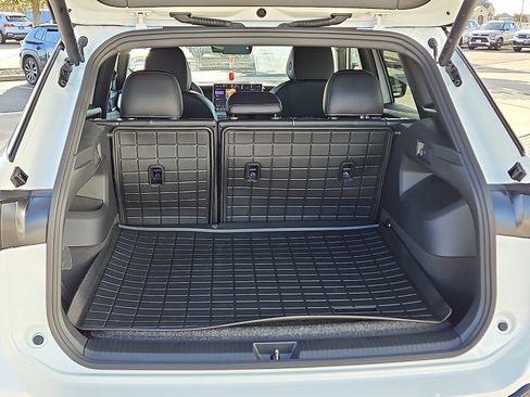 New 2026 Volkswagen Tiguan SE R-Line image 6