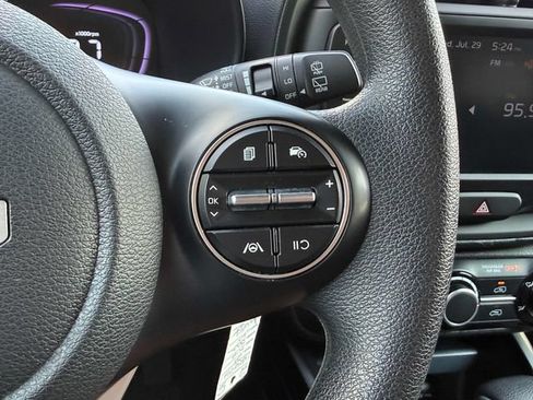 Used 2024 Kia Soul LX FWD image 12