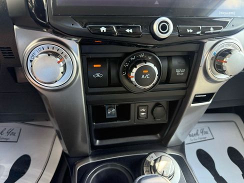 Used 2014 Toyota 4Runner SR5 Premium w/ Convenience Package AWD/4WD image 23