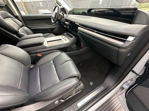 New 2025 Lincoln Navigator L Reserve AWD/4WD image 23
