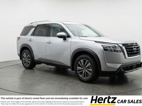 Used 2025 Nissan Pathfinder SV FWD image 1