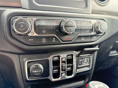 Used 2021 Jeep Wrangler Unlimited Sport AWD/4WD image 15
