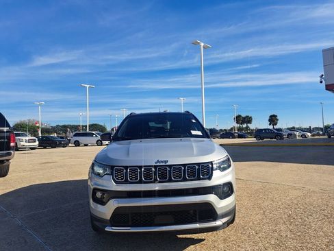 Used 2025 Jeep Compass Limited image 2