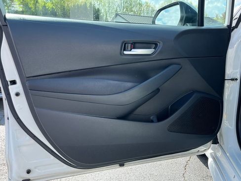 Used 2021 Toyota Corolla LE w/ Carpet Mat Package (TMS) FWD image 10