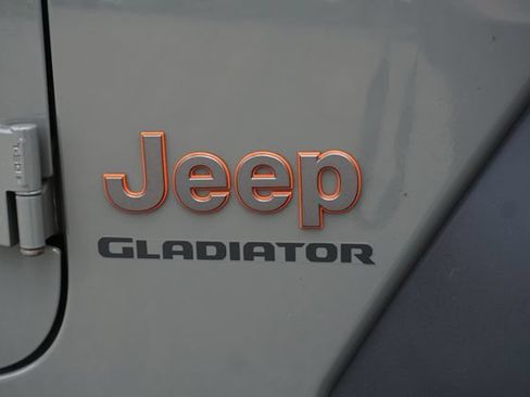 Used 2021 Jeep Gladiator Mojave w/ Dual Top Group AWD/4WD image 27