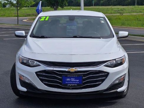 Used 2021 Chevrolet Malibu LT FWD image 2