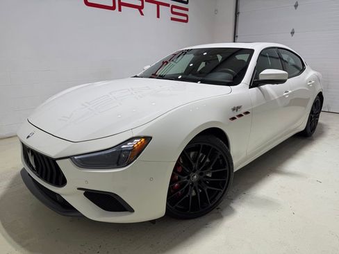 Used 2023 Maserati Ghibli Trofeo image 2