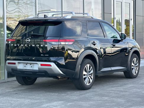 Used 2022 Nissan Pathfinder SL AWD/4WD image 3