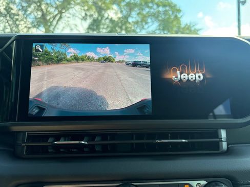 New 2026 Jeep Wrangler Sahara w/ Whitecap Package AWD/4WD image 17