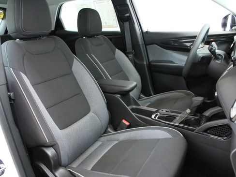 Used 2024 Chevrolet TrailBlazer LS image 74