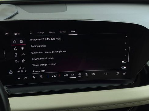 Used 2025 Audi Q6 e-tron Premium Plus image 40