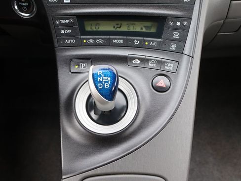 Used 2010 Toyota Prius Three FWD image 36