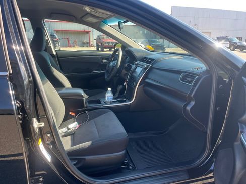 Used 2017 Toyota Camry LE FWD image 28