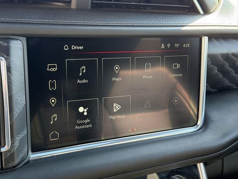 Used 2024 GMC Yukon Denali RWD image 40