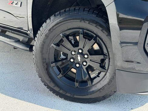Used 2021 Chevrolet Colorado Z71 w/ Z71 Midnight Edition AWD/4WD image 7